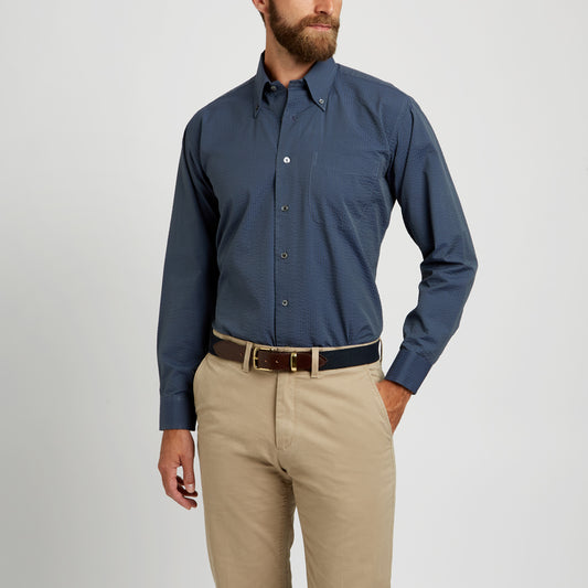 Casual Fit Seersucker Button Cuff Shirt in Navy on model