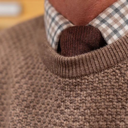 Plain Cashmere Seed Stitch Crew Neck Jumper in Mocha Collar Detail